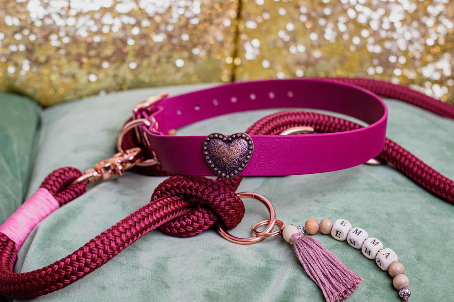 Halsband -  "Bordeaux Heart" Rot mit rosègoldenen Schnallen